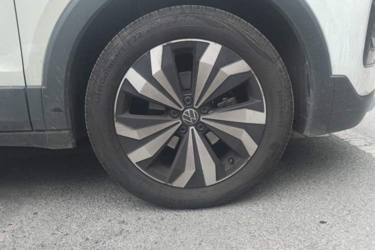 Used Volkswagen Tharu 2025 New Sharp 1.5L Ambitious Edition Right Front Wheel Hub