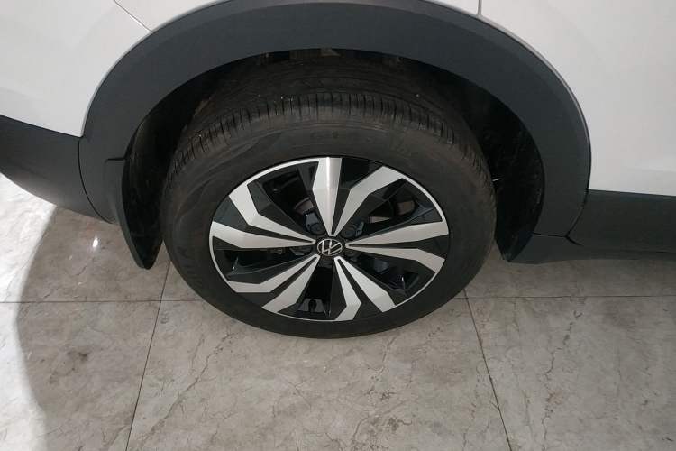 Used Volkswagen Tharu 2025 New Sharp 1.5L Ambitious Edition Right Rear Wheel Hub
