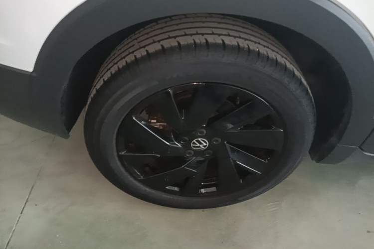 Used Volkswagen Tharu 2025 NewRui 300TSI Prestige Edition Right Rear Wheel Hub
