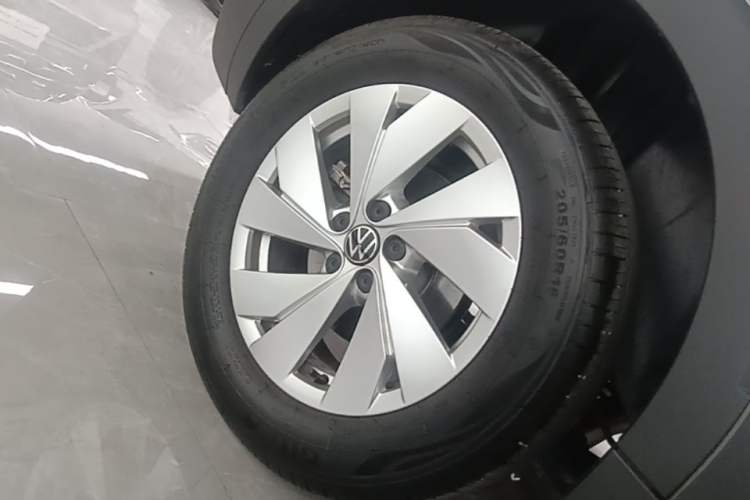 Used Volkswagen Tharu 2025 New Sharp 1.5L Sharp Edition Right Rear Wheel Hub