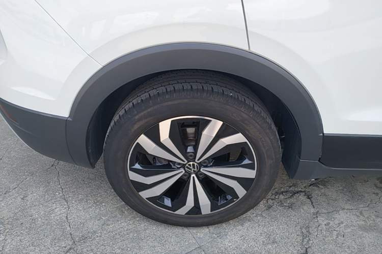 Used Volkswagen Tharu 2025 New Sharp 1.5L Ambitious Edition Right Rear Wheel Hub