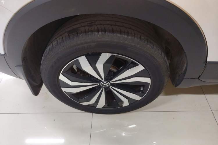 Used Volkswagen Tharu 2025 New Sharp 1.5L Ambitious Edition Right Rear Wheel Hub