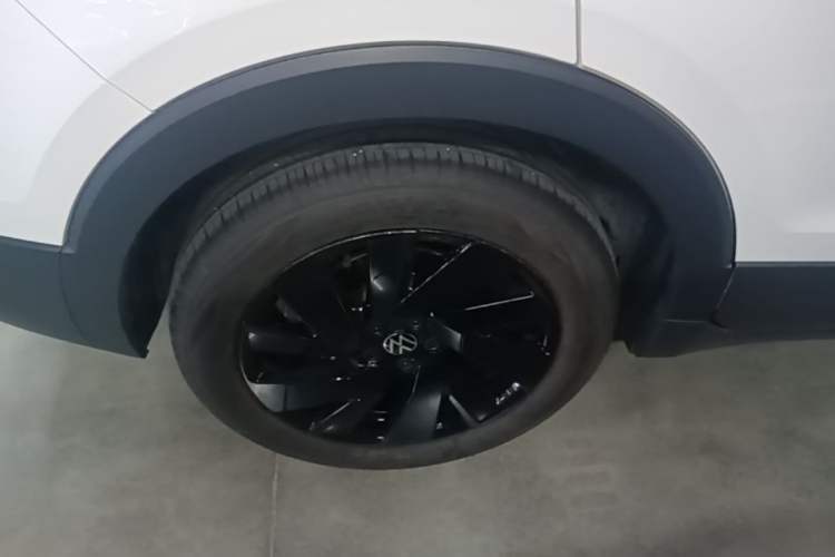 Used Volkswagen Tharu 2025 NewRui 300TSI Prestige Edition Right Rear Wheel Hub