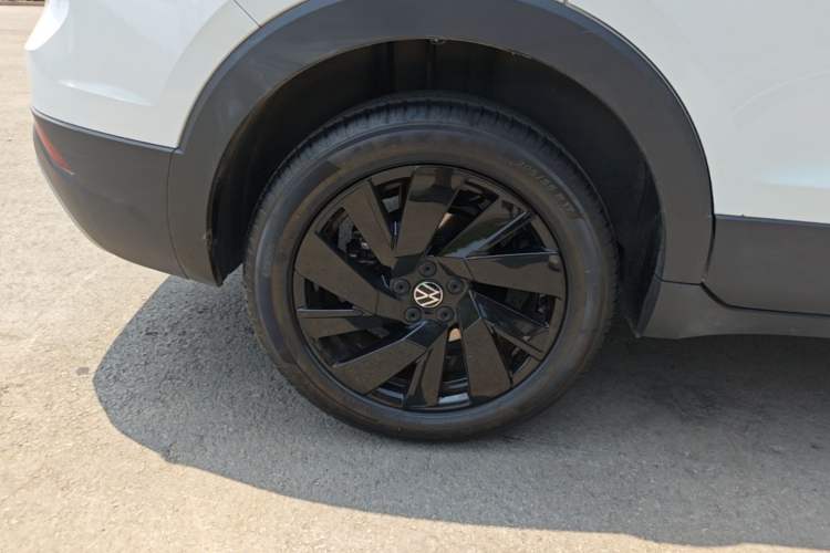 Used Volkswagen Tharu 2025 New Sharp 1.5L Ambitious Edition Right Rear Wheel Hub