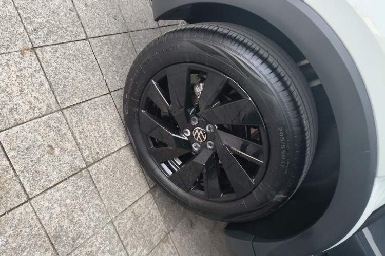 Used Volkswagen Tharu 2025 New Sharp 1.5L Ambitious Edition Right Rear Wheel Hub