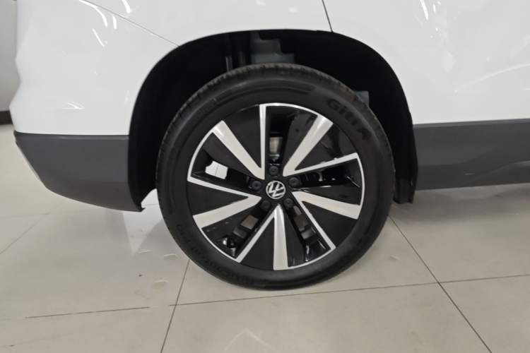 Used Volkswagen Tharu 2025 300TSI Two-Wheel-Drive Moonlight Edition Right Rear Wheel Hub