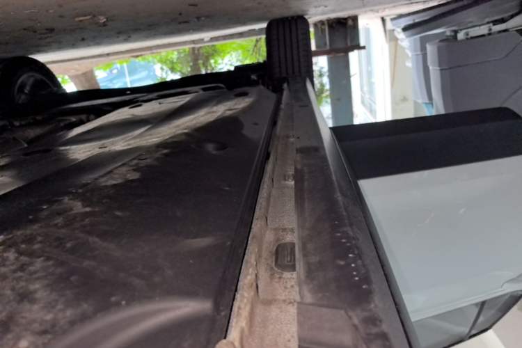 Used Volkswagen Tharu 2025 NewRui 300TSI Prestige Edition Right Side Sill
