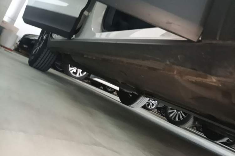 Used Volkswagen Tharu 2025 NewRui 300TSI Prestige Edition Right Side Sill