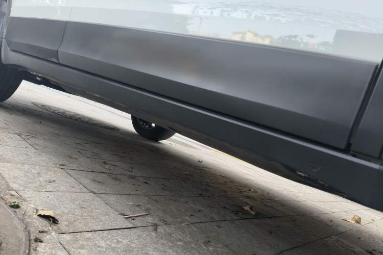Used Volkswagen Tharu 2025 New Sharp 1.5L Ambitious Edition Right Side Sill