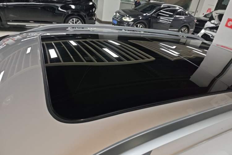 Used Volkswagen Tharu 2025 300TSI Two-Wheel-Drive Moonlight Edition Roof