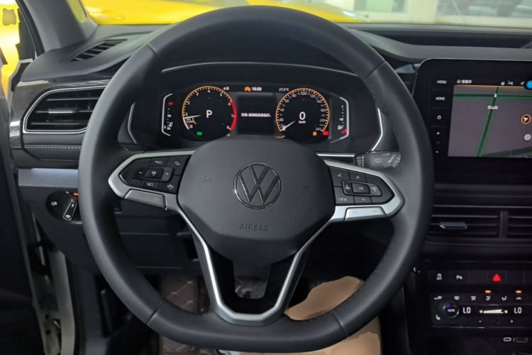 Used Volkswagen Tharu 2025 NewRui 300TSI Prestige Edition Steering Wheel