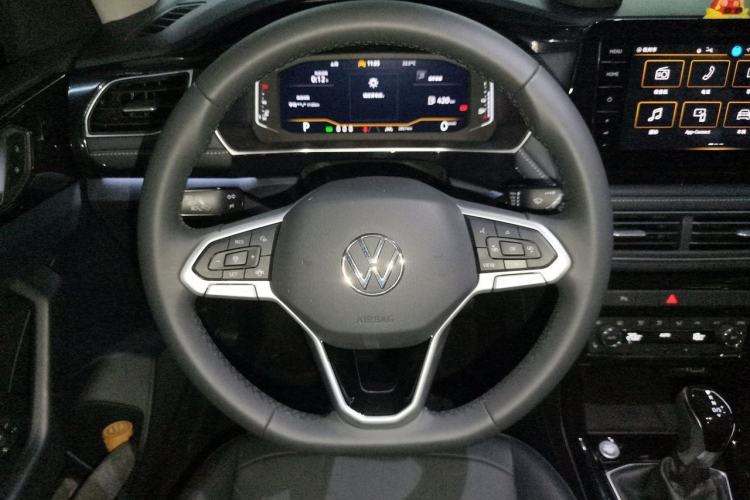 Used Volkswagen Tharu 2025 NewRui 300TSI Prestige Edition Steering Wheel
