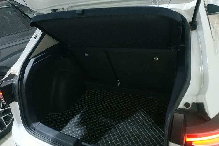 Used Volkswagen Tharu 2025 New Sharp 1.5L Ambitious Edition Trunk