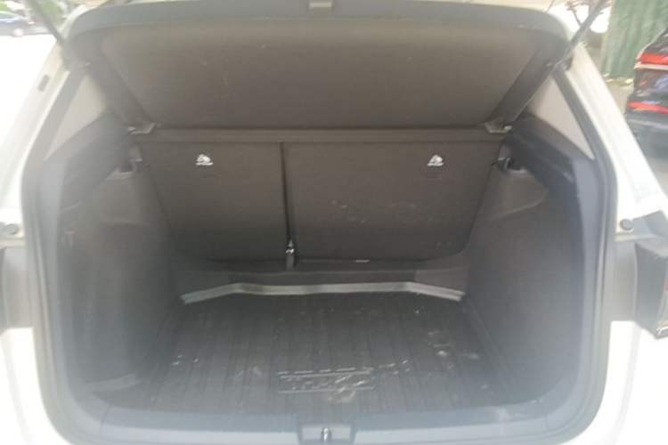 Used Volkswagen Tharu 2025 NewRui 300TSI Prestige Edition Trunk