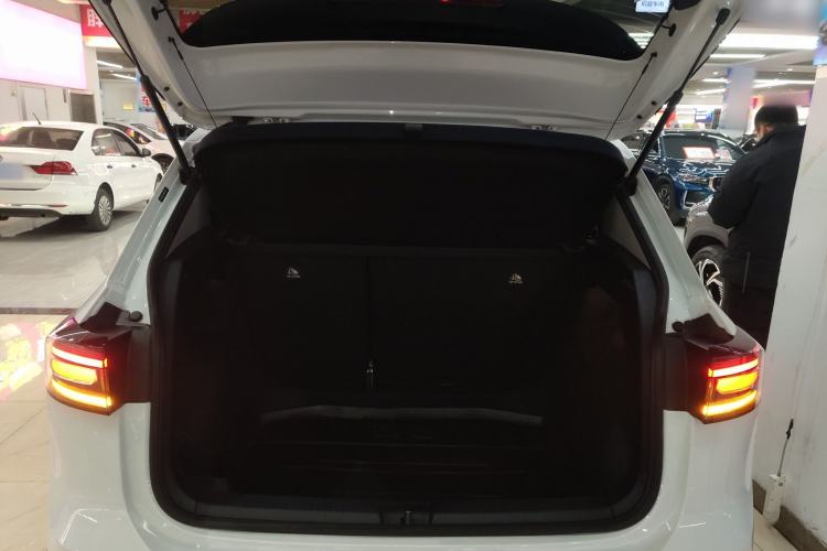 Used Volkswagen Tharu 2025 NewRui 300TSI Prestige Edition Trunk