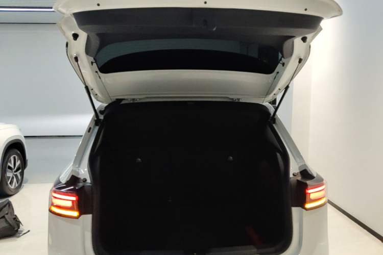 Used Volkswagen Tharu 2025 New Sharp 1.5L Ambitious Edition Trunk