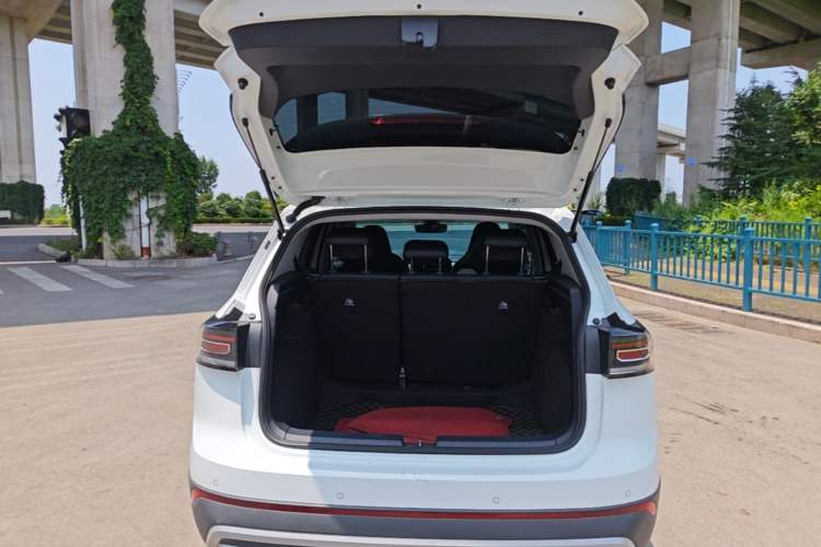 Used Volkswagen Tharu 2025 New Sharp 1.5L Ambitious Edition Trunk