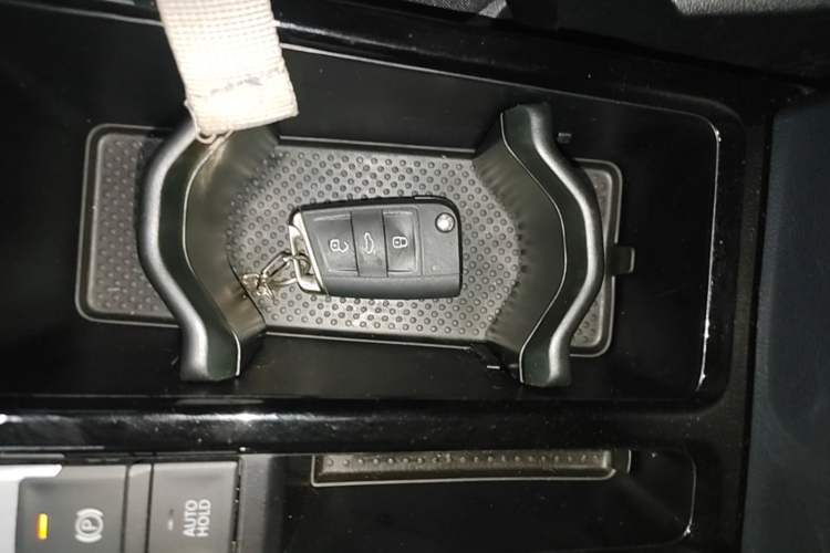 Used Volkswagen Tharu 2025 New Sharp 1.5L Ambitious Edition Vehicle Key
