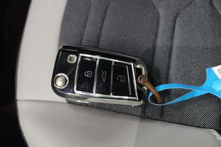 Used Volkswagen Tharu 2025 New Sharp 1.5L Ambitious Edition Vehicle Key