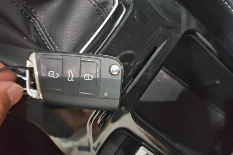 Used Volkswagen Tharu 2025 NewRui 300TSI Prestige Edition Vehicle Key