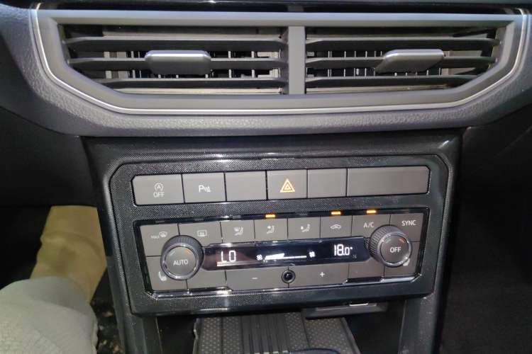 Used Volkswagen Tharu 2026 Model Xinrui 300TSI Ruixiang Edition Audio And AC Panel