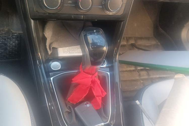 Used Volkswagen Tharu 2026 Model Xinrui 1.5L Ruiyi Edition Gear Lever
