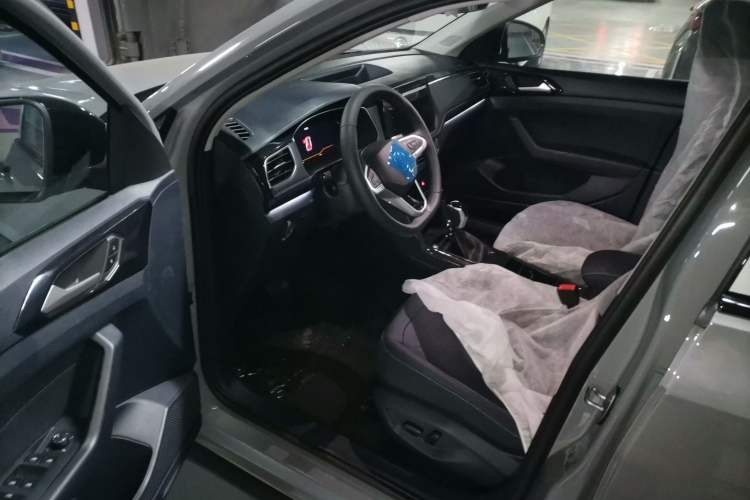 Used Volkswagen Tharu 2026 Model Xinrui 300TSI Ruixiang Edition Interior 3