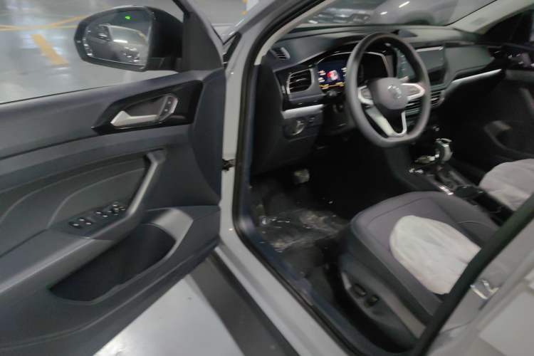 Used Volkswagen Tharu 2026 Model Xinrui 300TSI Ruixiang Edition Interior 3
