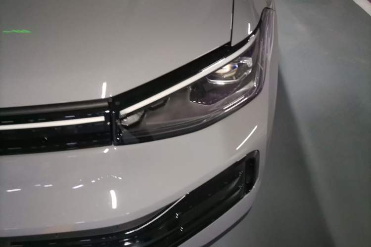 Used Volkswagen Tharu 2026 Model Xinrui 300TSI Ruixiang Edition Left Front Headlight