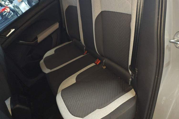 Used Volkswagen Tharu 2026 Model Xinrui 1.5L Rujin Edition Left Rear Seat