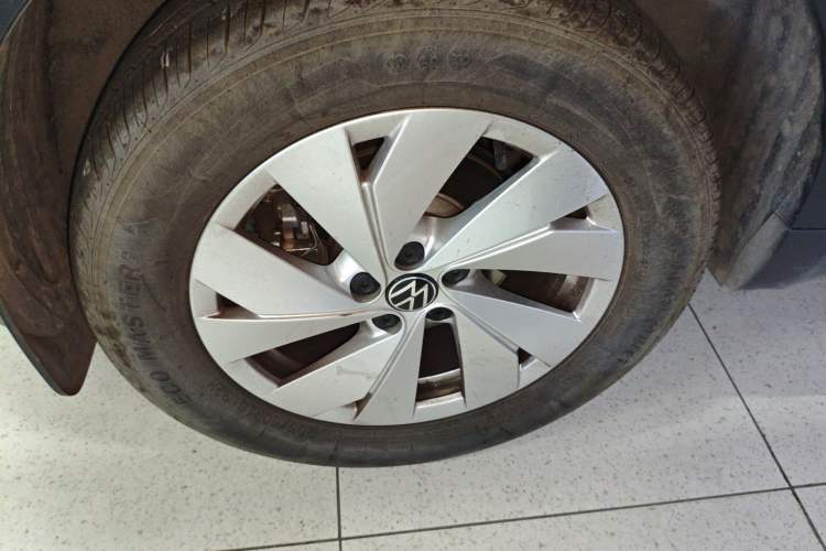 Used Volkswagen Tharu 2026 Model Xinrui 1.5L Rujin Edition Right Rear Wheel Hub