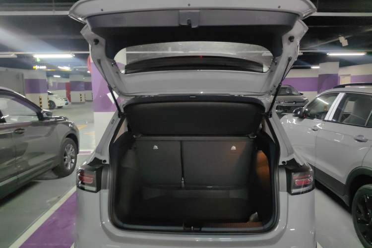 Used Volkswagen Tharu 2026 Model Xinrui 300TSI Ruixiang Edition Trunk