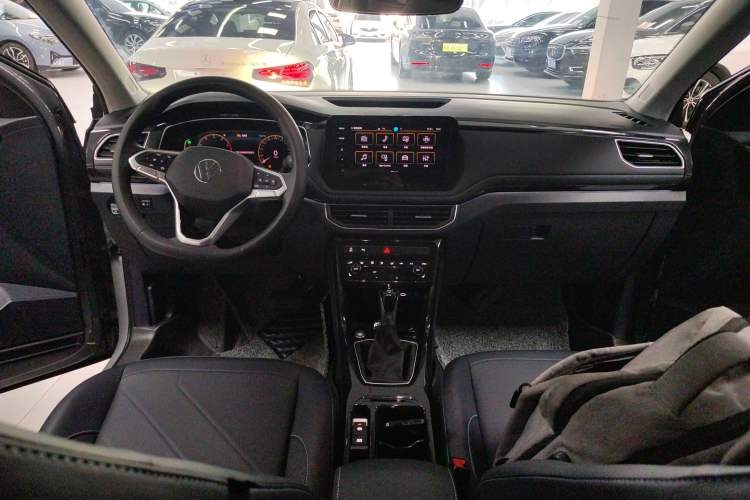Used Volkswagen Tharu 2026 Model Xinrui 300TSI Ruixiang Edition Center Console