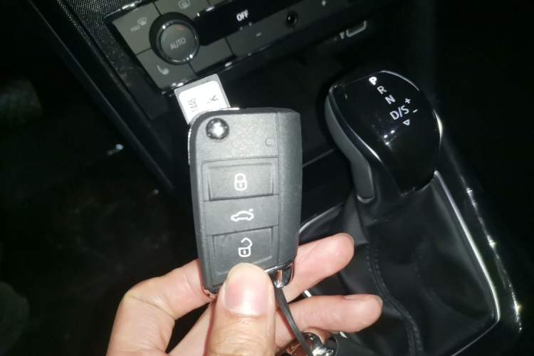 Used Volkswagen Tharu 2026 Model Xinrui 300TSI Ruixiang Edition Interior 1