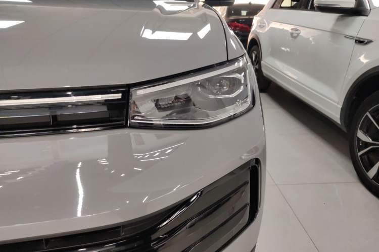 Used Volkswagen Tharu 2026 Model Xinrui 300TSI Ruixiang Edition Left Front Headlight