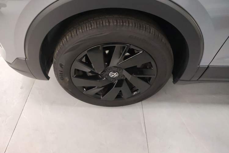 Used Volkswagen Tharu 2026 Model Xinrui 300TSI Ruixiang Edition Left Front Wheel Hub