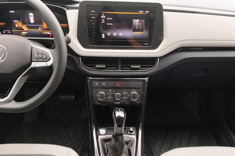 Used Volkswagen Tharu 2026 Model Xinrui 300TSI Ruiyi Edition Audio And AC Panel