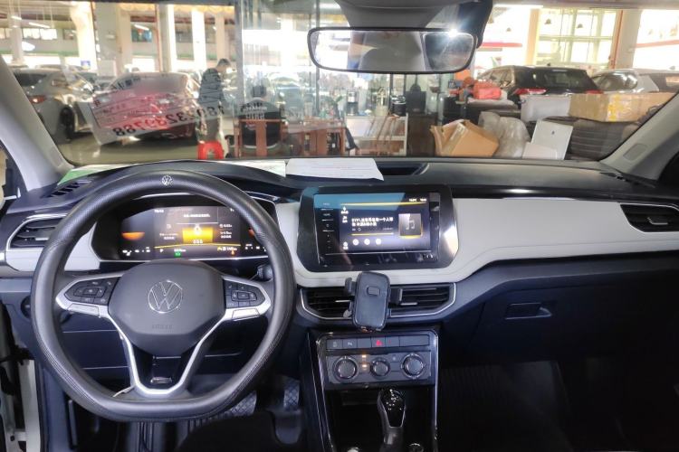 Used Volkswagen Tharu 2026 Model Xinrui 300TSI Ruiyi Edition Center Console