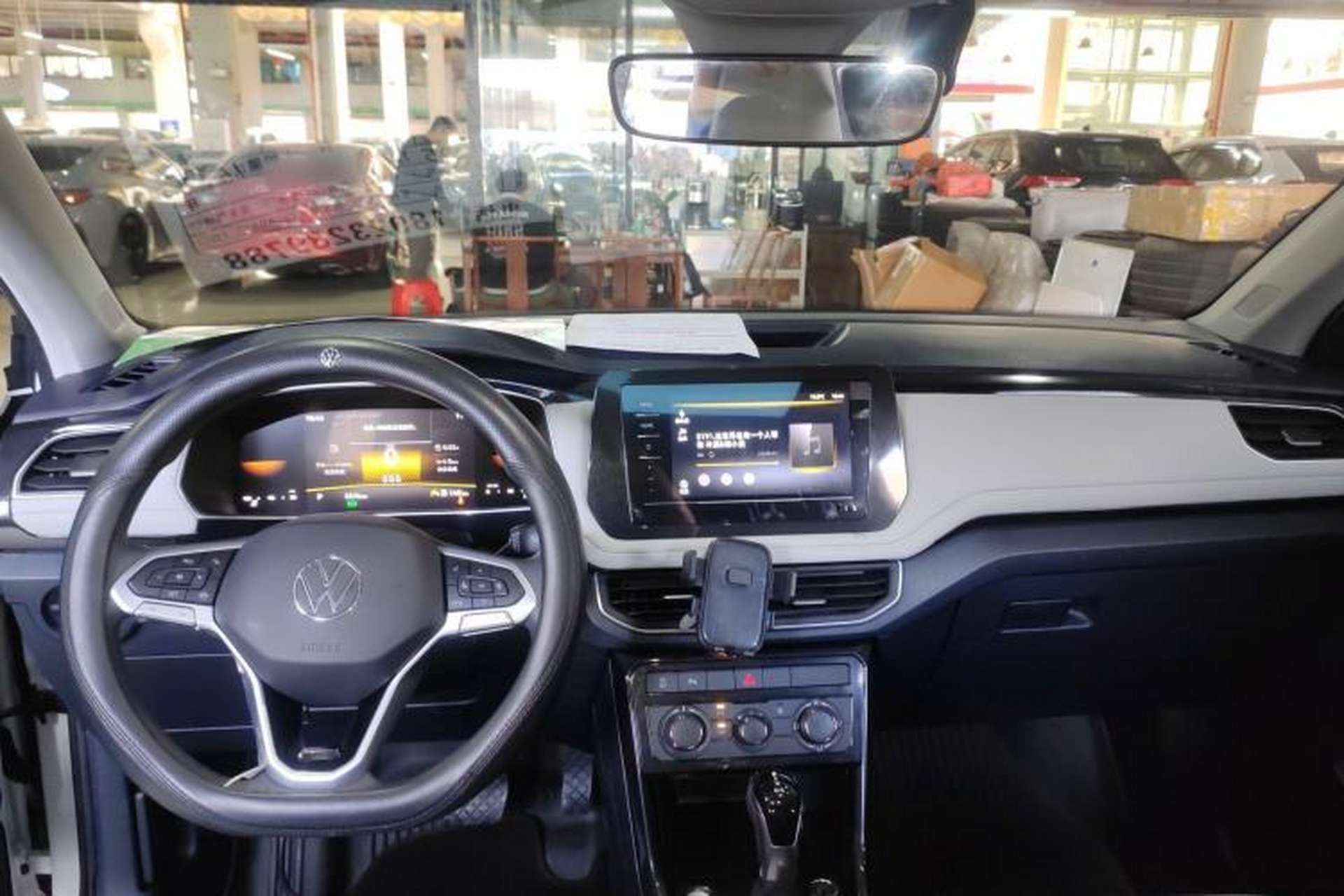 Used Volkswagen Tharu 2026 Model Xinrui 300TSI Ruiyi Edition Center Console