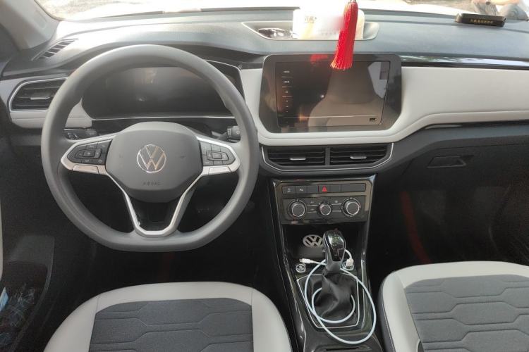 Used Volkswagen Tharu 2026 Model Xinrui 1.5L Ruiyi Edition Center Console