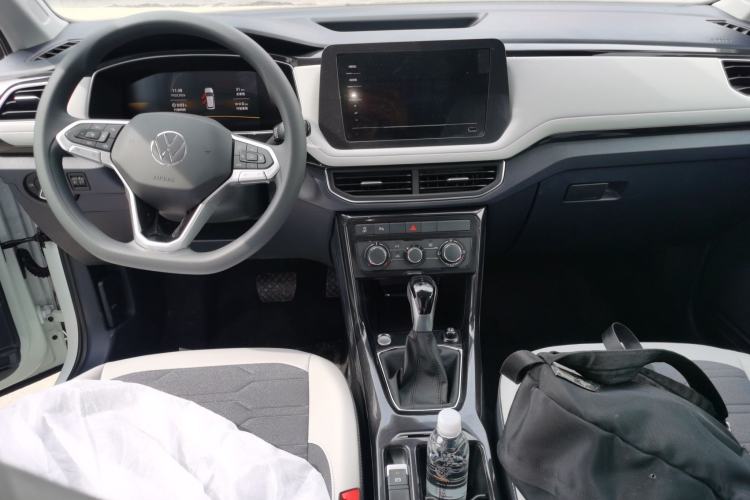 Used Volkswagen Tharu 2026 Model Xinrui 1.5L Ruiyi Edition Center Console