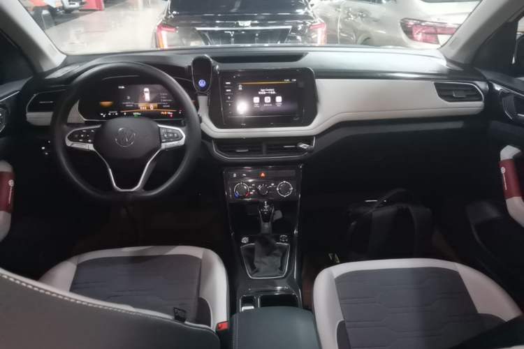 Used Volkswagen Tharu 2026 Model Xinrui 300TSI Ruiyi Edition Center Console