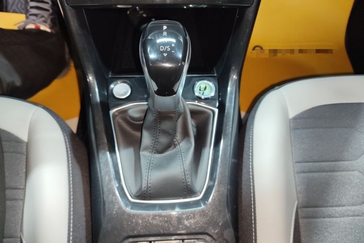 Used Volkswagen Tharu 2026 Model Xinrui 1.5L Ruiyi Edition Gear Lever