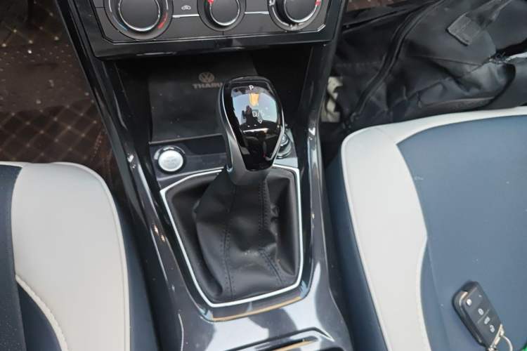 Used Volkswagen Tharu 2026 Model Xinrui 1.5L Ruiyi Edition Gear Lever