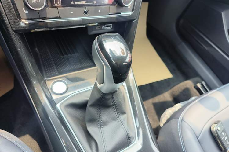 Used Volkswagen Tharu 2026 Model Xinrui 300TSI Ruixiang Edition Gear Lever