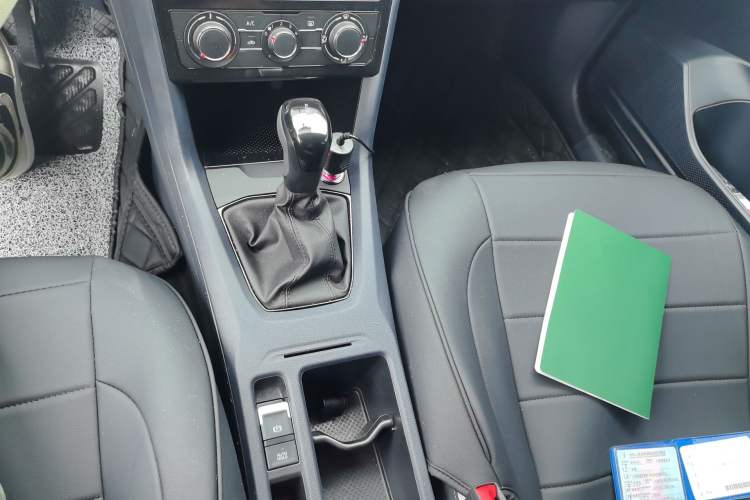 Used Volkswagen Tharu 2026 Model Xinrui 1.5L Rujin Edition Gear Lever