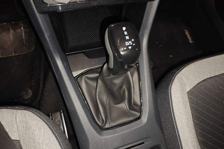 Used Volkswagen Tharu 2026 Model Xinrui 1.5L Rujin Edition Gear Lever