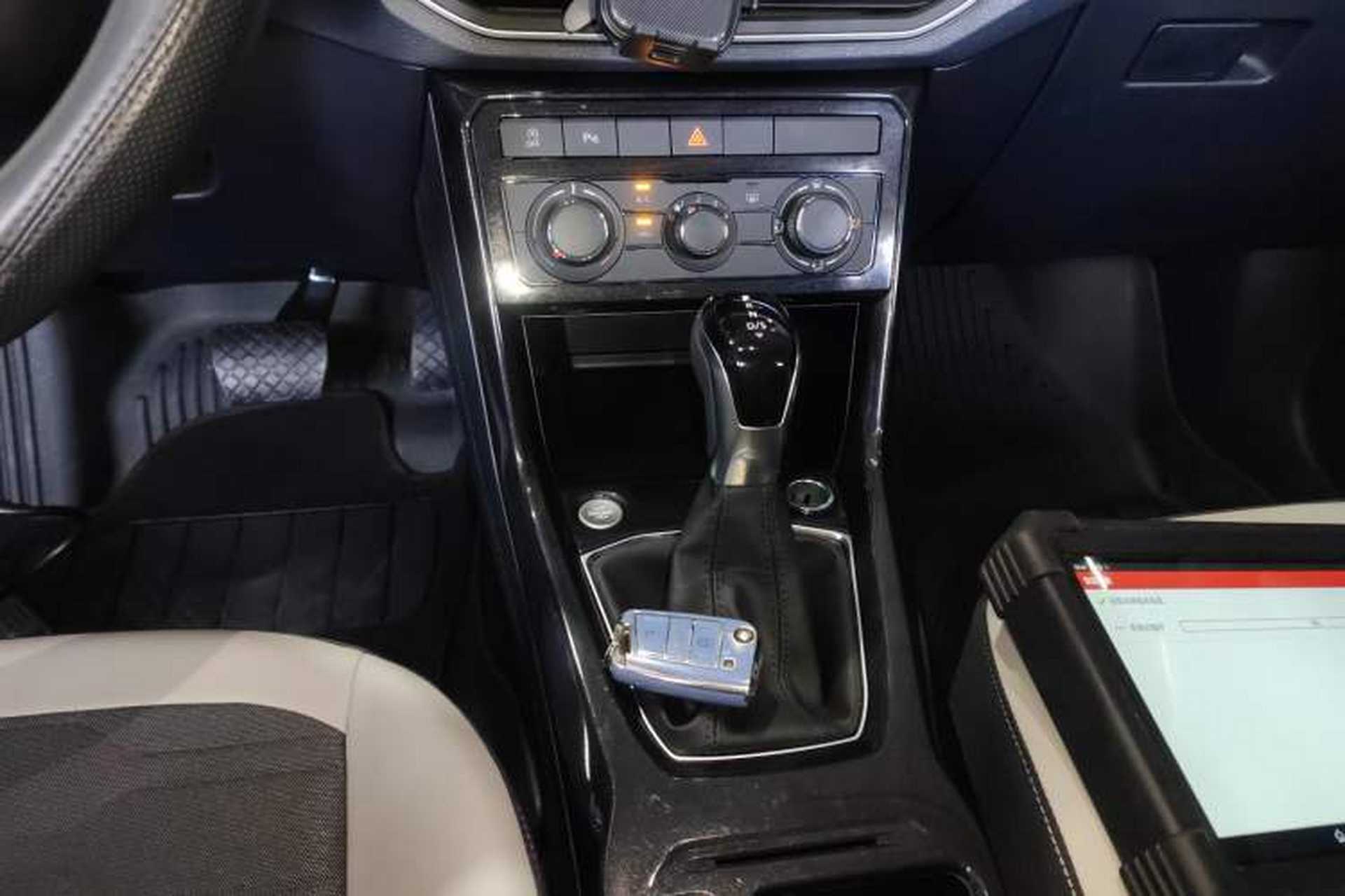 Used Volkswagen Tharu 2026 Model Xinrui 300TSI Ruiyi Edition Gear Lever