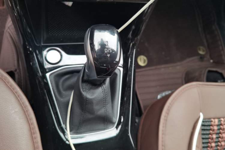 Used Volkswagen Tharu 2026 Model Xinrui 1.5L Ruiyi Edition Gear Lever