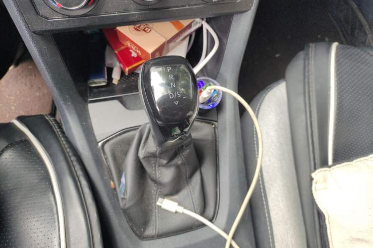 Used Volkswagen Tharu 2026 Model Xinrui 1.5L Rujin Edition Gear Lever